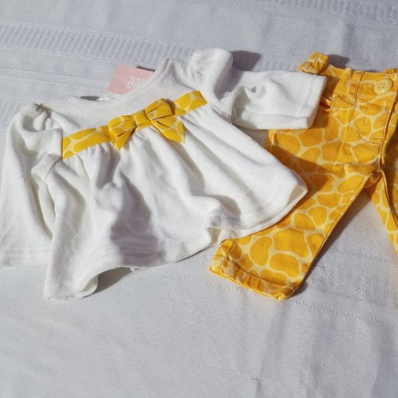 GYMBOREE 0-3 Month Baby Giraffe Long Sleeve Velour Shirt NWT,  pants EUC - Picture 2 of 5